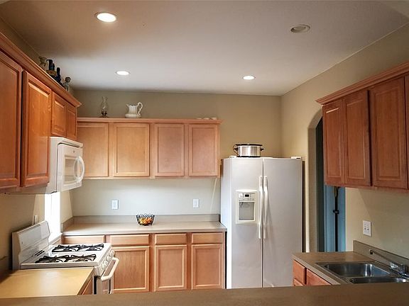5th image of 7131 Village Lake Dr