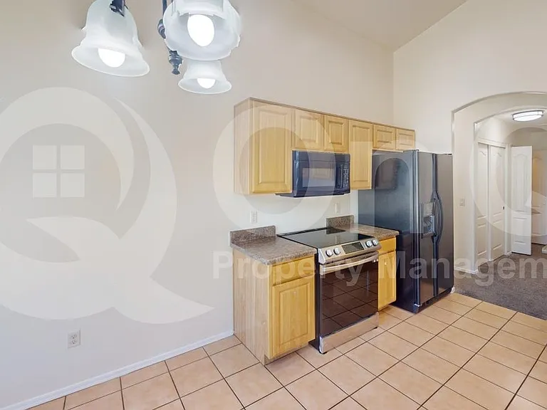8478 S Hunnic Dr — Photo 4