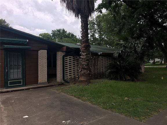 3rd image of 1700 Larkwood Ct