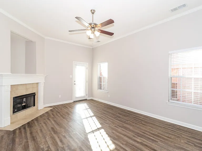 10088 Cross Valley Dr — Photo 5