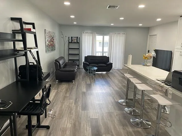 1 bed, 1.0 bath, 754 sqft, $1,450 — Photo 3