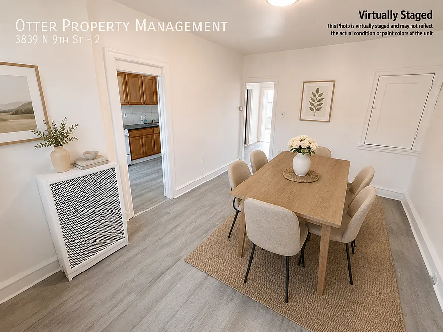 Spacious 2BR/1BA Apartment with Porch/Deck — Photo 2