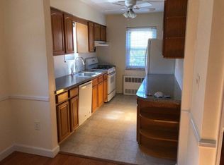 19220 37th Ave, Flushing, NY 11358