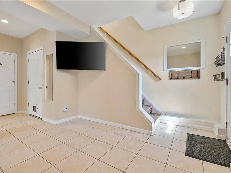 25A Gardners Ln — Photo 7