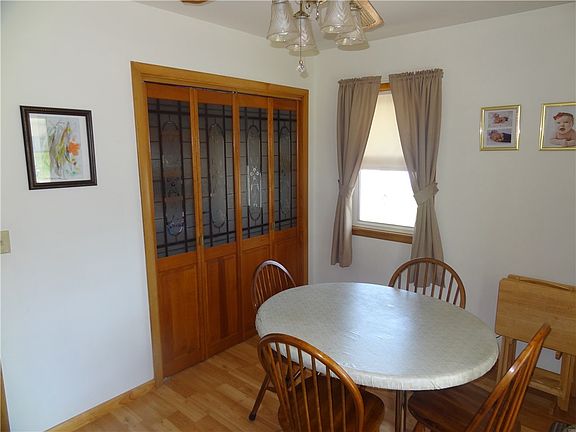 4th image of 105 Court St