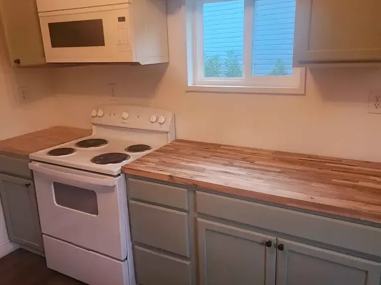 170 Stark St — Photo 5