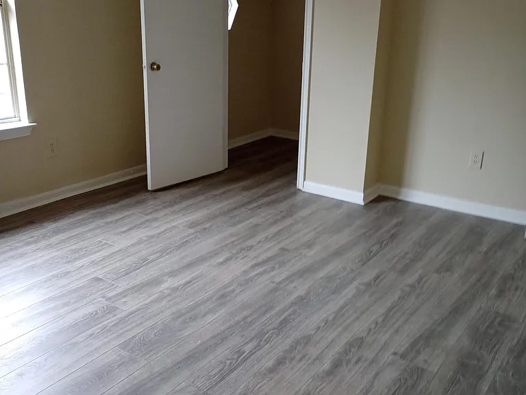 Pinebrooke Apartments — Photo 2