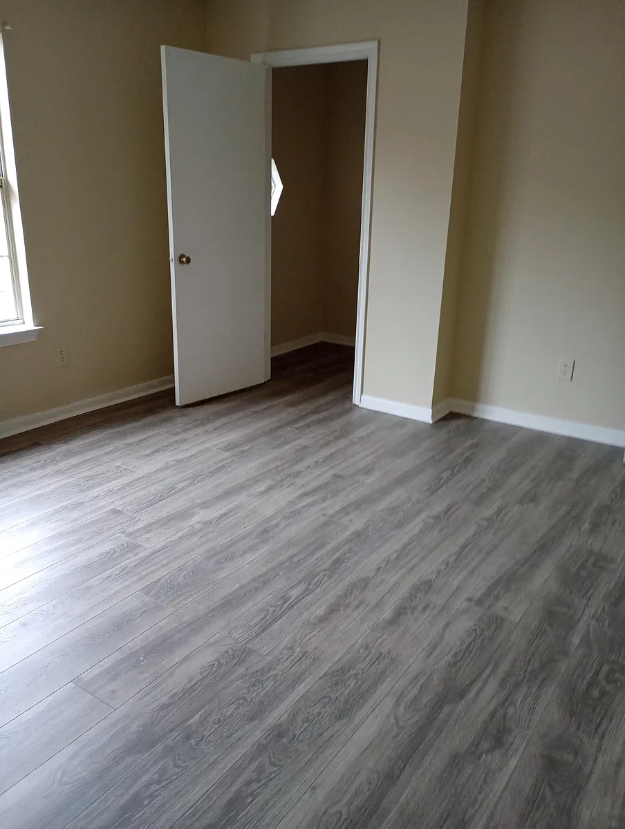 Building Photo - Pinebrooke Apartments