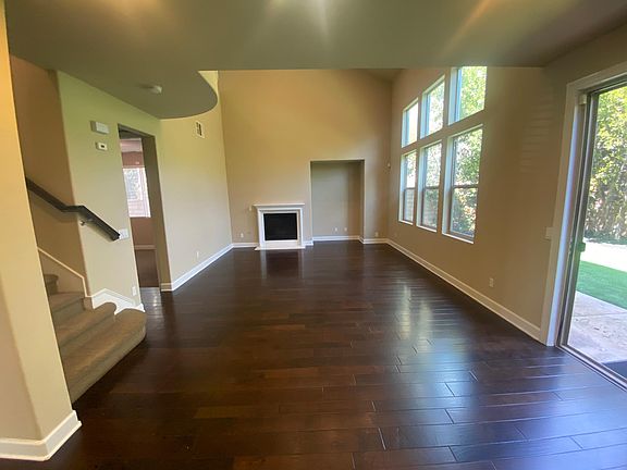 4th image of 2741 Las Flores Dr