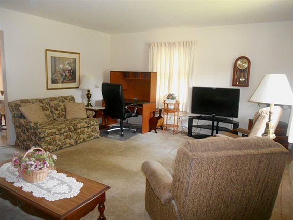 5th image of 10 Cummings St