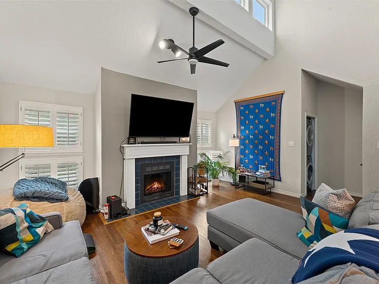 1500 Woodlawn Blvd #304 — Photo 4