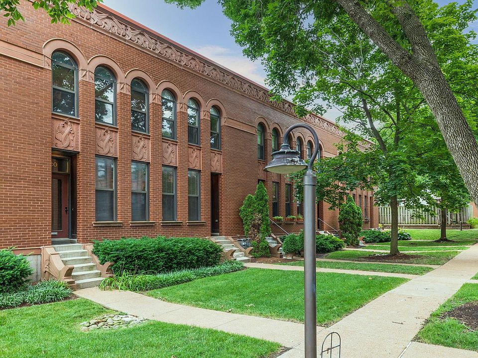 1st image of 18 Manhattan Mews