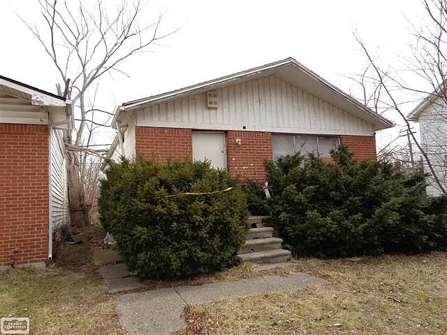 2nd image of 15372 Princeton Ave