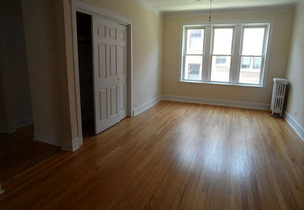 1st image of 2501 W Winnemac Ave #A6