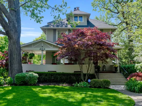 203 Woodbine Ave, Wilmette, IL 60091