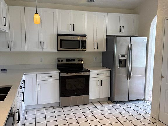 3rd image of 12613 Summer Tree Ct