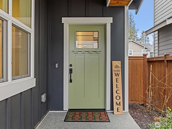 3rd image of 740 SE 8th Street