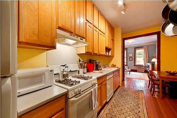 Sold by Engel and Völkers Brownstone Brooklyn | media 10