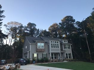 335 Oakleigh Manor Dr, Fayetteville, GA 30215