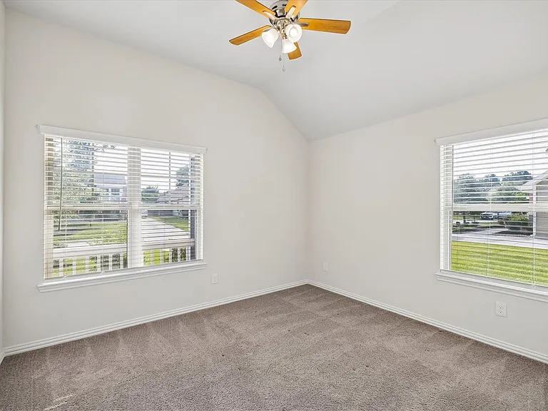 206 N Lynx Trl — Photo 15