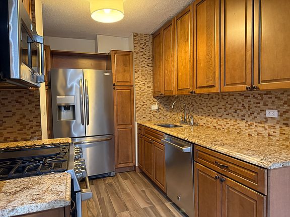 4th image of 299 Pearl St APT 6D