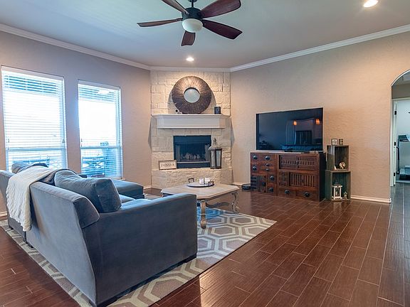 5th image of 3938 Blair Ln