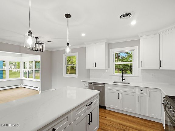 4th image of 9 Hamilton Court