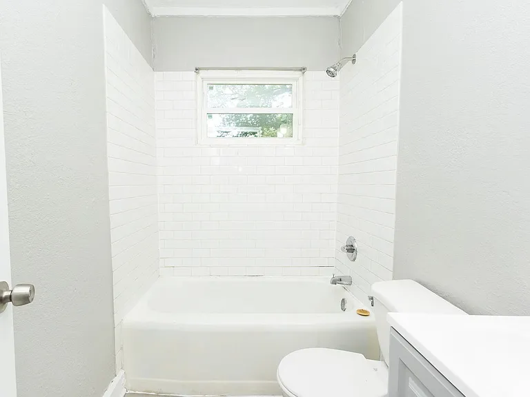 1823 Wilson St #A — Photo 12