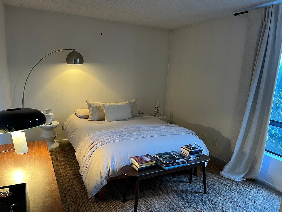 1st image of 926 2nd St #201