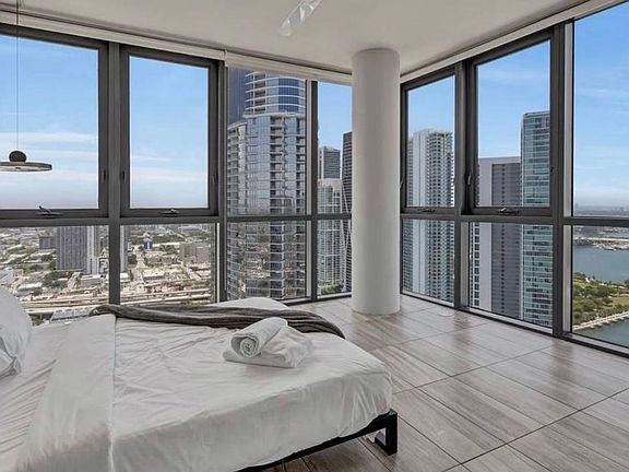 4th image of 700 NE 2nd Ave #2109
