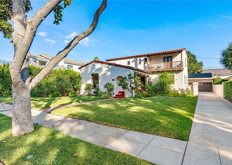 1st image of 404 El Encanto Dr