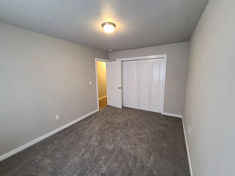 2810 W Northern Lights Blvd — Photo 16