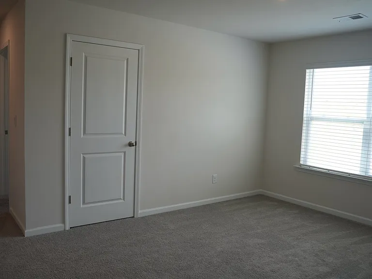 670 Hollyrose Cir — Photo 24