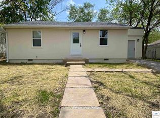 207 S Lawn St, Windsor, MO 65360