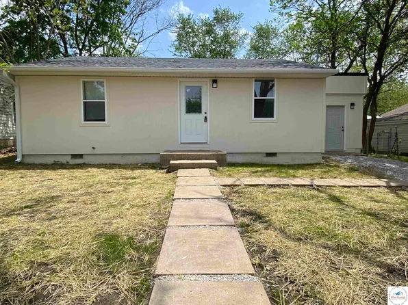 207 S Lawn St, Windsor, MO 65360