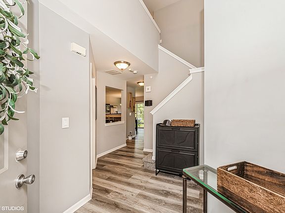 4th image of 3095 Courtland St #0
