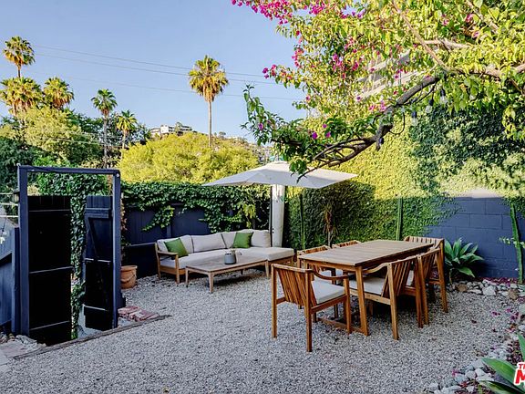 2nd image of 2251 N Cahuenga Blvd