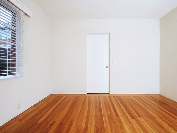 3rd image of 423 Forest Ave