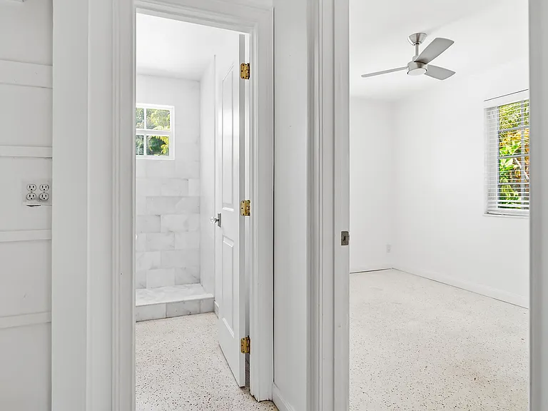 205 Rutland Blvd — Photo 24