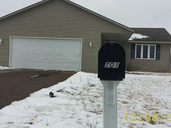 4th image of 701 Frontier Dr
