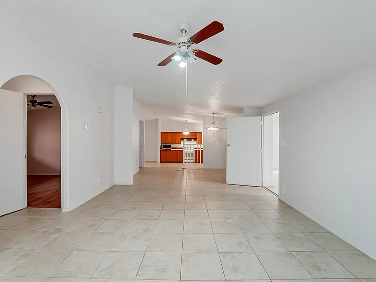 13507 W Stella Ln — Photo 18
