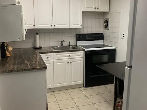 419 3rd Street image 16 of 19