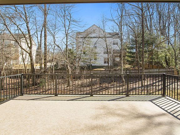 3rd image of 4561 Plateau Dr