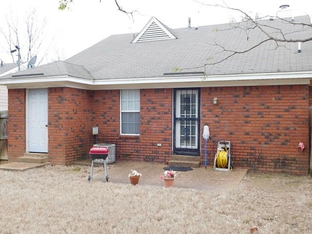 2nd image of 3906 Oak Branch Cir