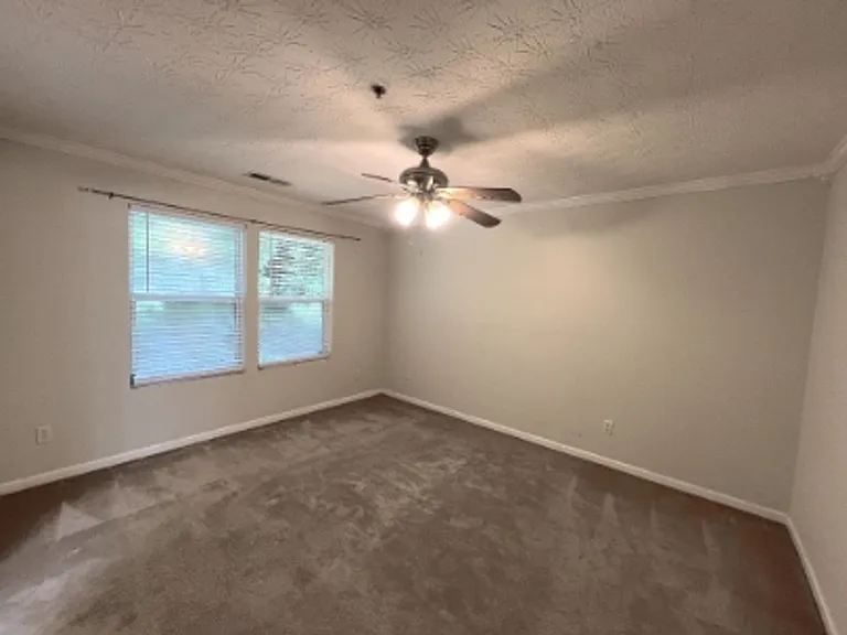 158 Ellis Dr — Photo 10