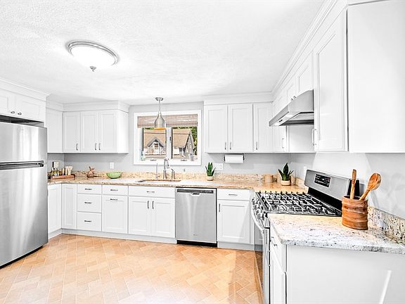 2nd image of 6 Lenox St #1