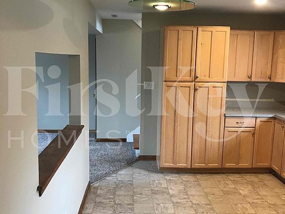3rd image of 155 Berkshire Dr