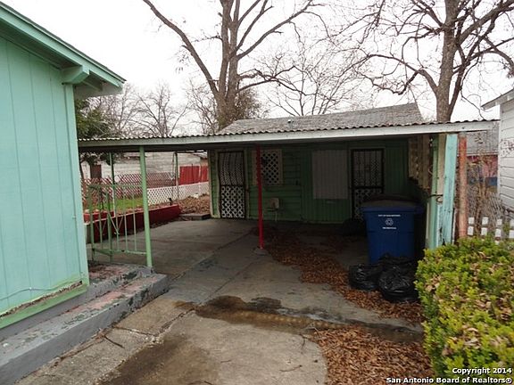 5th image of 211 Teresa St