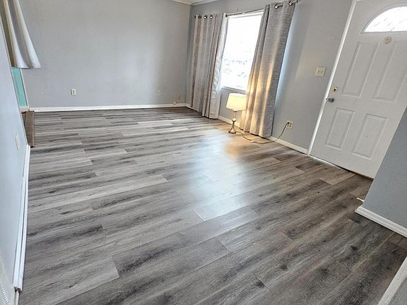 5th image of 1315 W 1st Pl