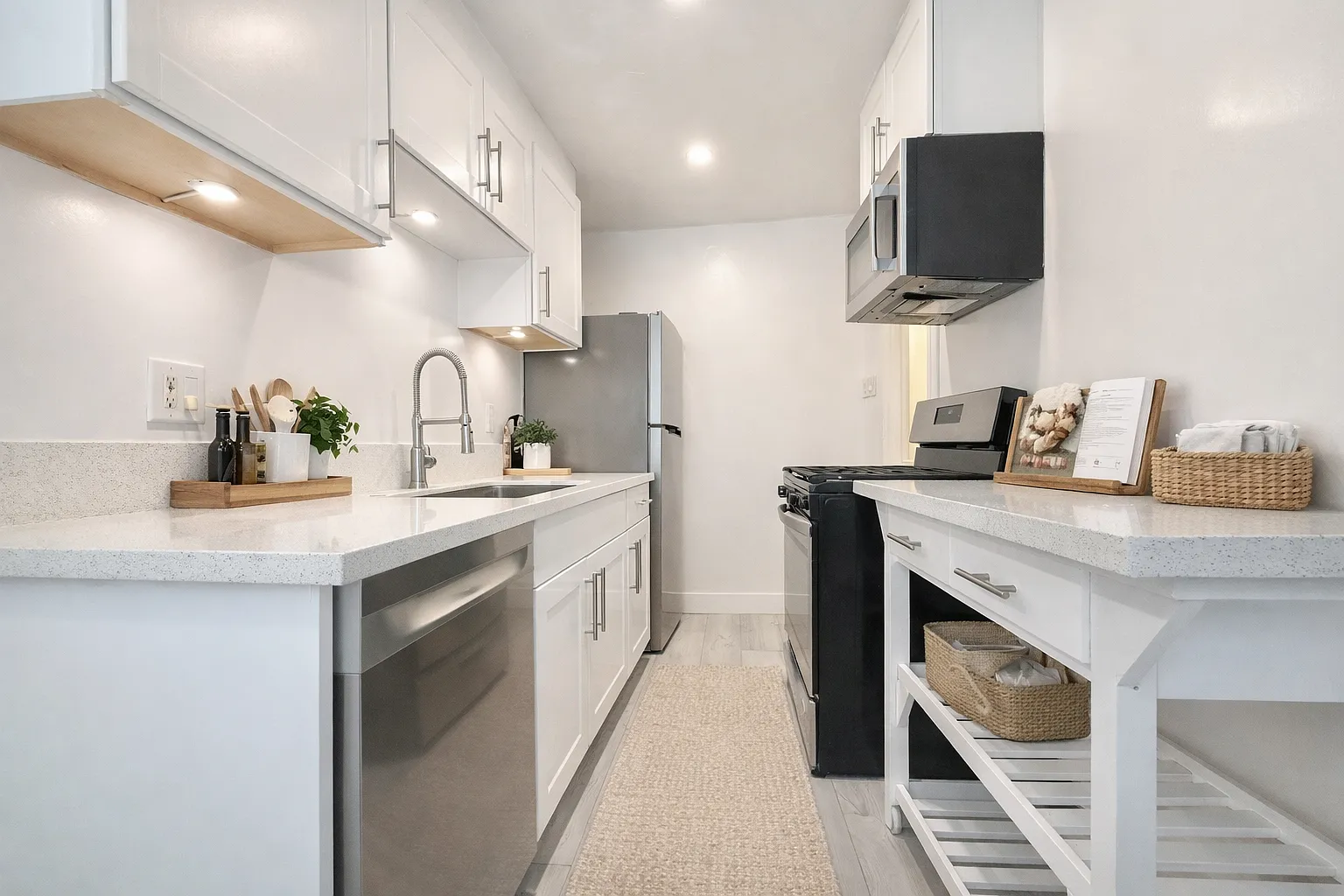 1 bed, 750 sqft, $1,865 — Photo 1